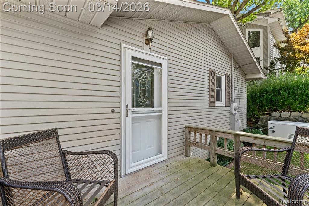 978 Ridge Court, Chelsea, MI 48118 — Photo 4