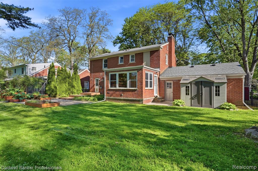 18761 Dolores Avenue, Lathrup Village, MI 48076 — Photo 39