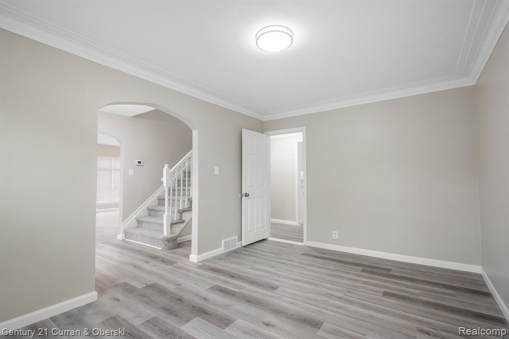8771 E OUTER Drive, Detroit, MI 48213 — Photo 32