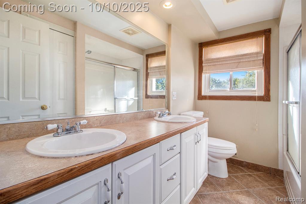 44585 Nantucket Drive, Canton, MI 48187 — Photo 16