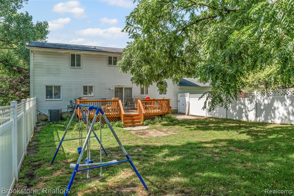 5652 Tequesta Drive, West Bloomfield, MI 48323 — Photo 40