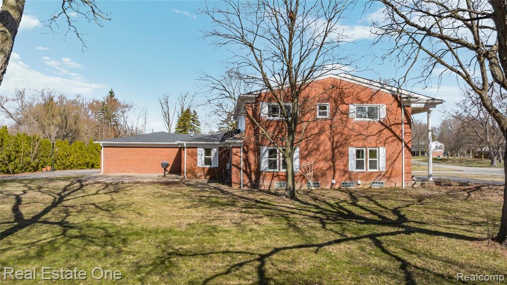 5742 Springwater Lane, West Bloomfield, MI — Photo 49