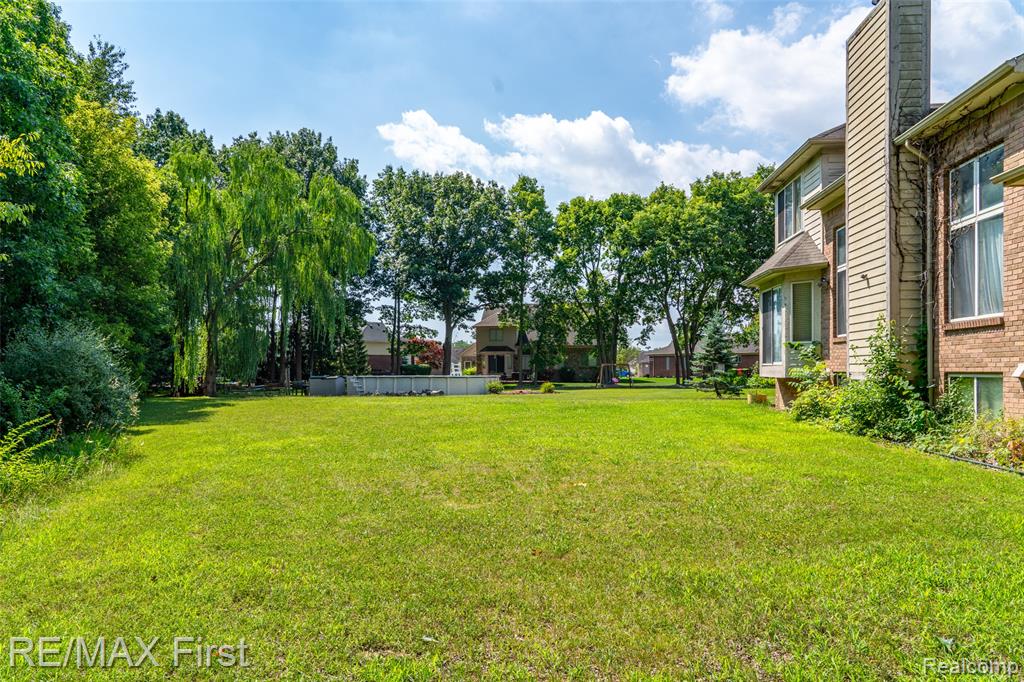 46466 SERENITY Drive, Macomb, MI 48044 — Photo 11