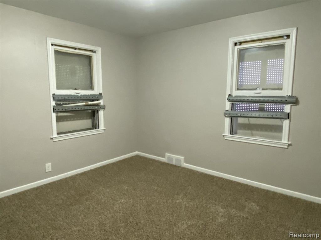 8741 CADILLAC Avenue, Warren, MI 48089 — Photo 11