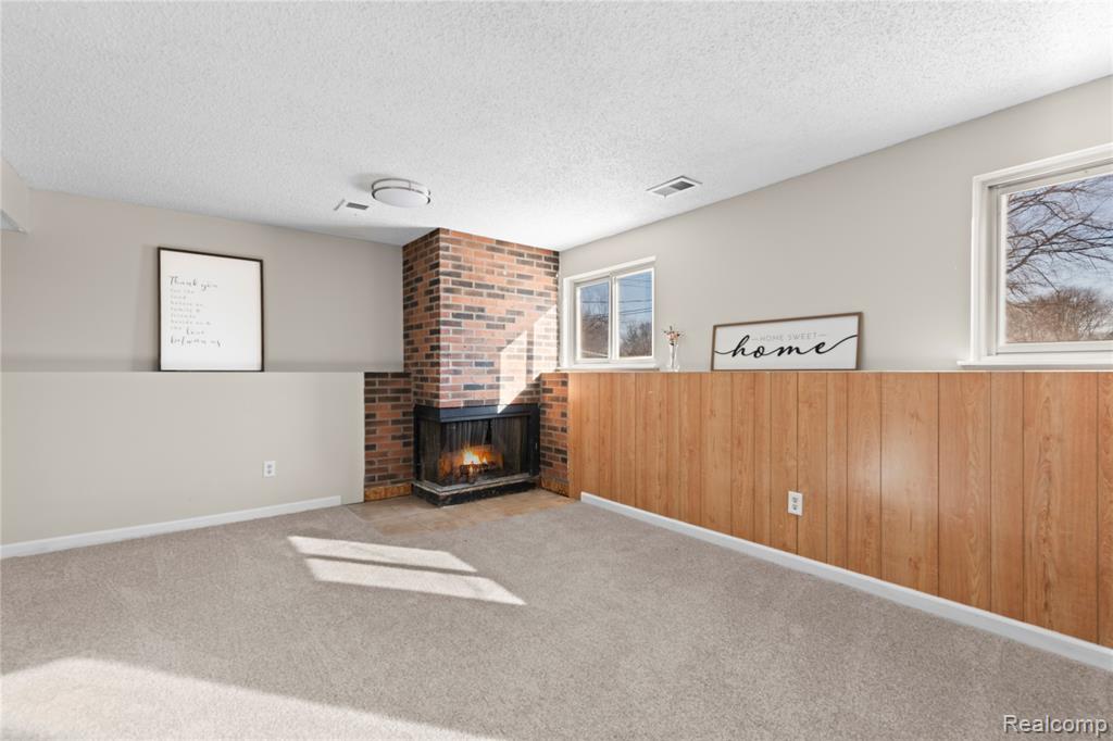 715 Woodingham Avenue, Waterford, MI 48328 — Photo 14
