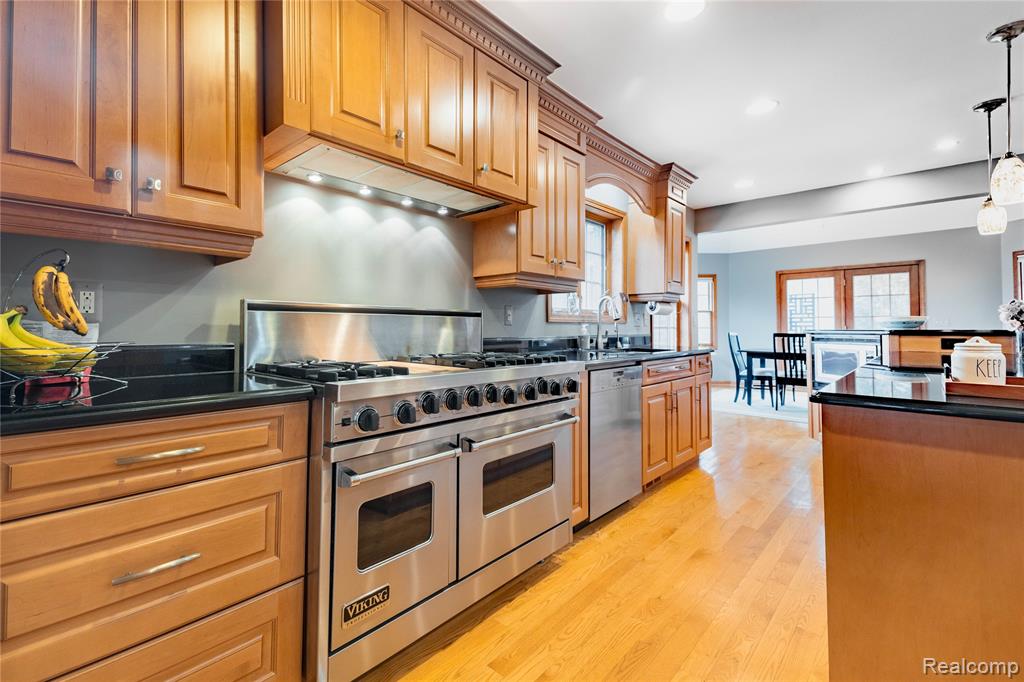 26029 Waterbury Way, Grosse Ile, MI 48138 — Photo 12