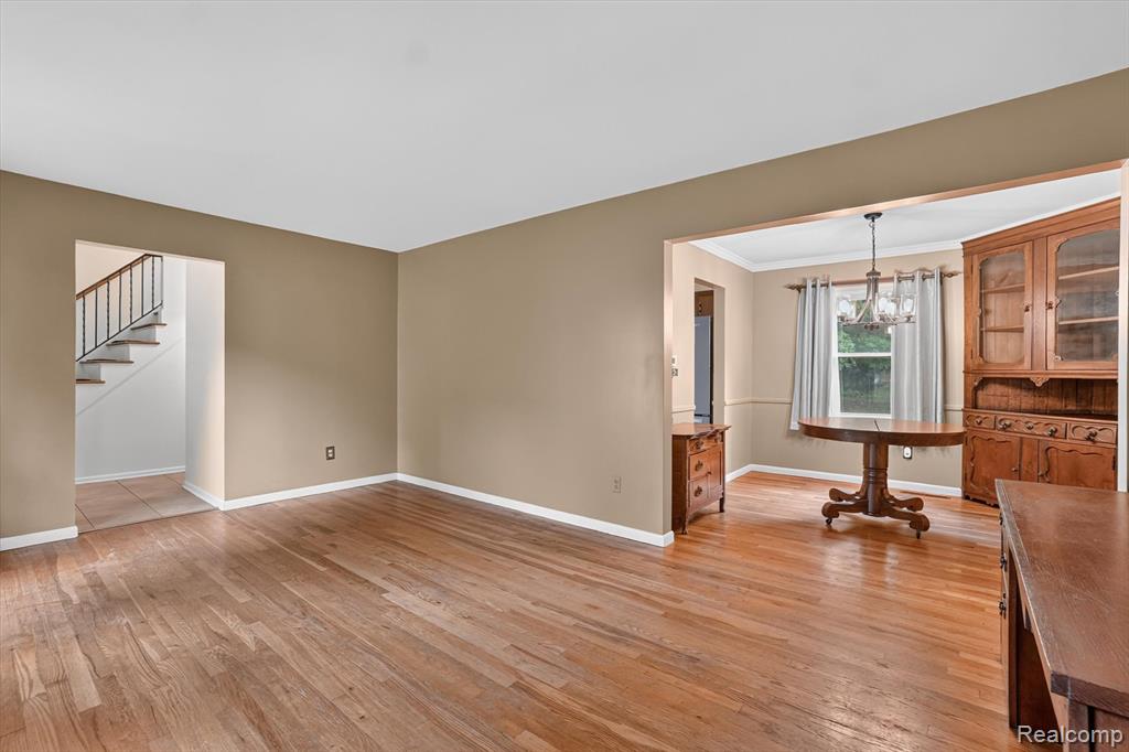2356 Pineview Court, Flushing, MI 48433 — Photo 12
