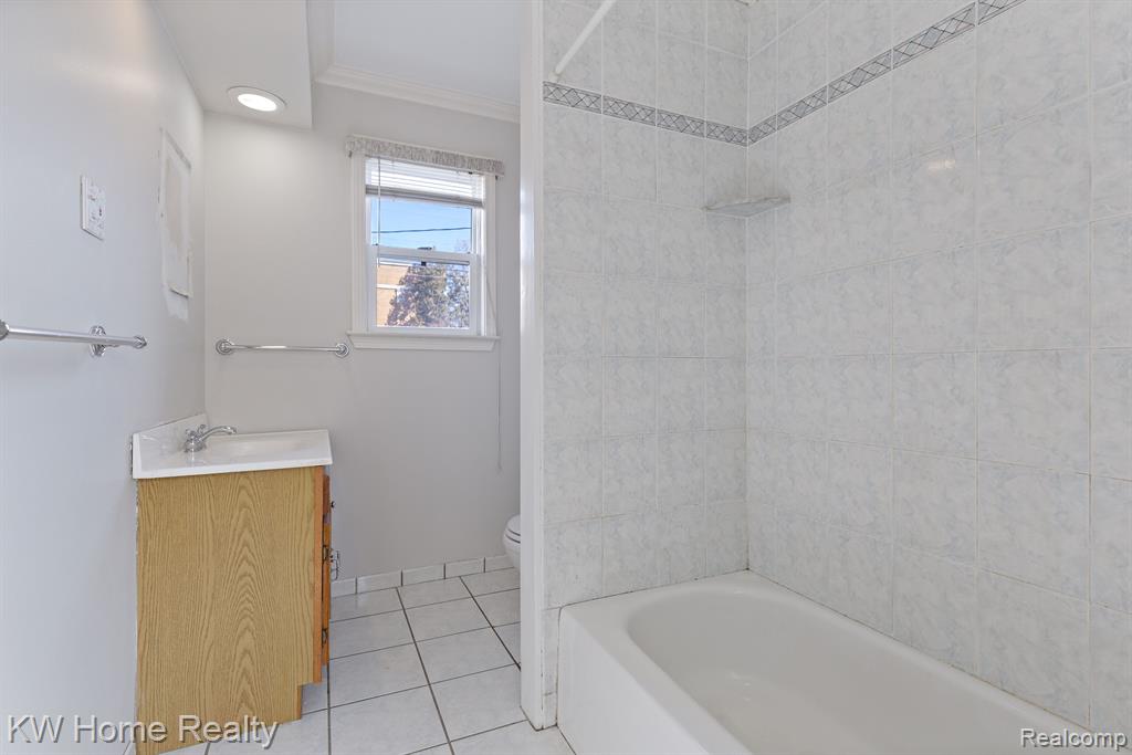 3989 ROYAL Avenue, Berkley, MI 48072 — Photo 18