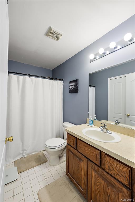19208 W 11 Mile Road, Lathrup Village, MI 48076 — Photo 39