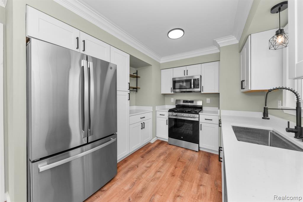 560 McMunn Street, South Lyon, MI 48178 — Photo 9
