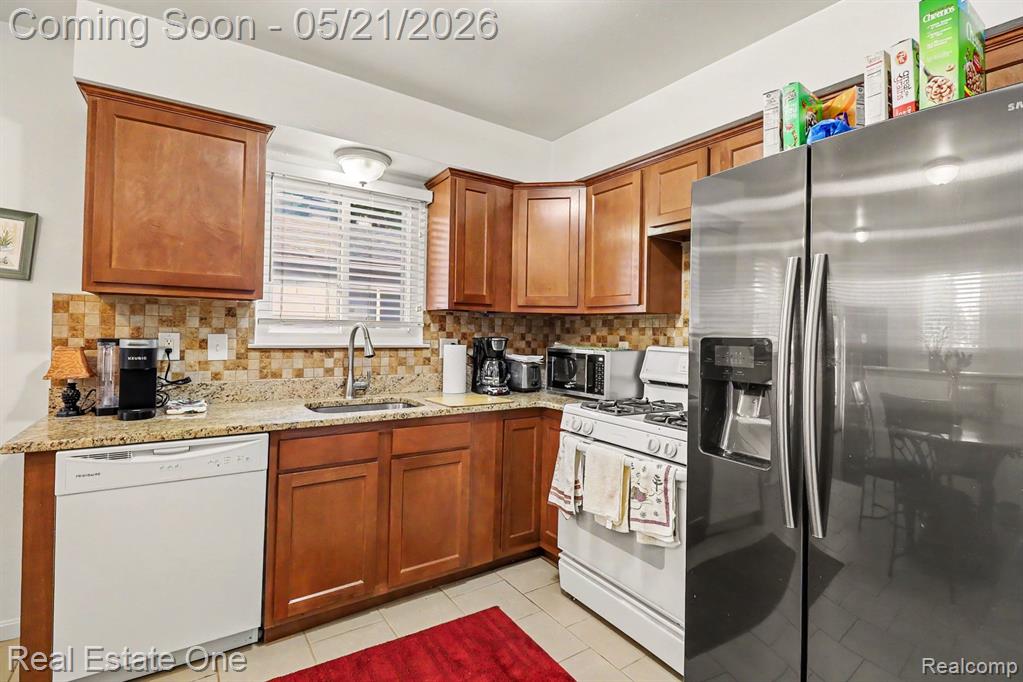 6305 Beech Daly Road, Taylor, MI 48180 — Photo 10