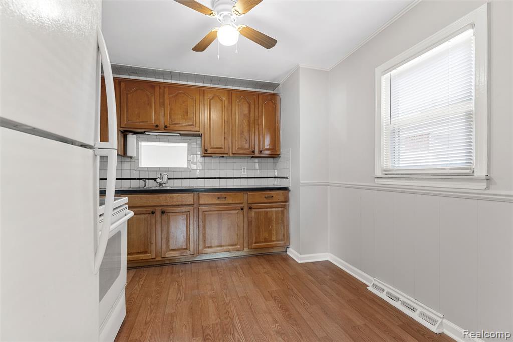 4924 Huron Street, Dearborn Heights, MI 48125 — Photo 9