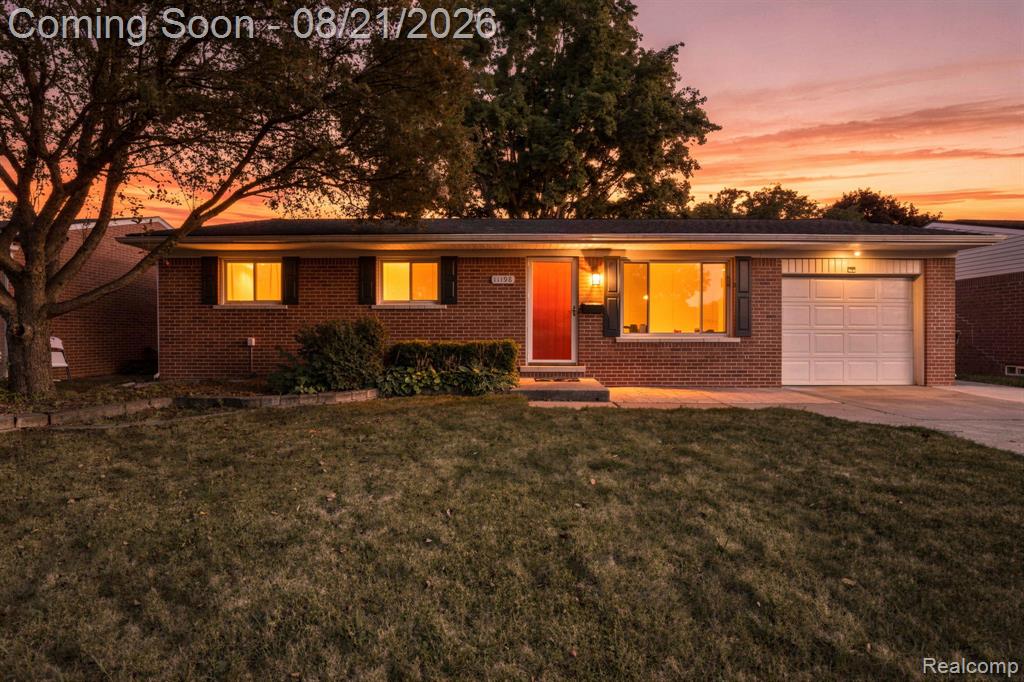 11198 Regal Drive, Sterling Heights, MI 48313