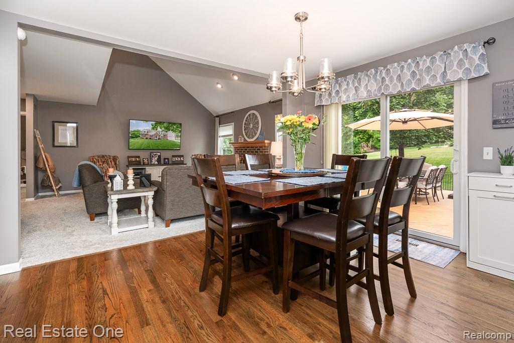 1043 Ridgeview Circle, Lake Orion, MI 48362 — Photo 11