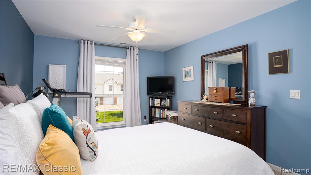 27202 Chesapeake Circle, Commerce Twp, MI 48390 — Photo 13