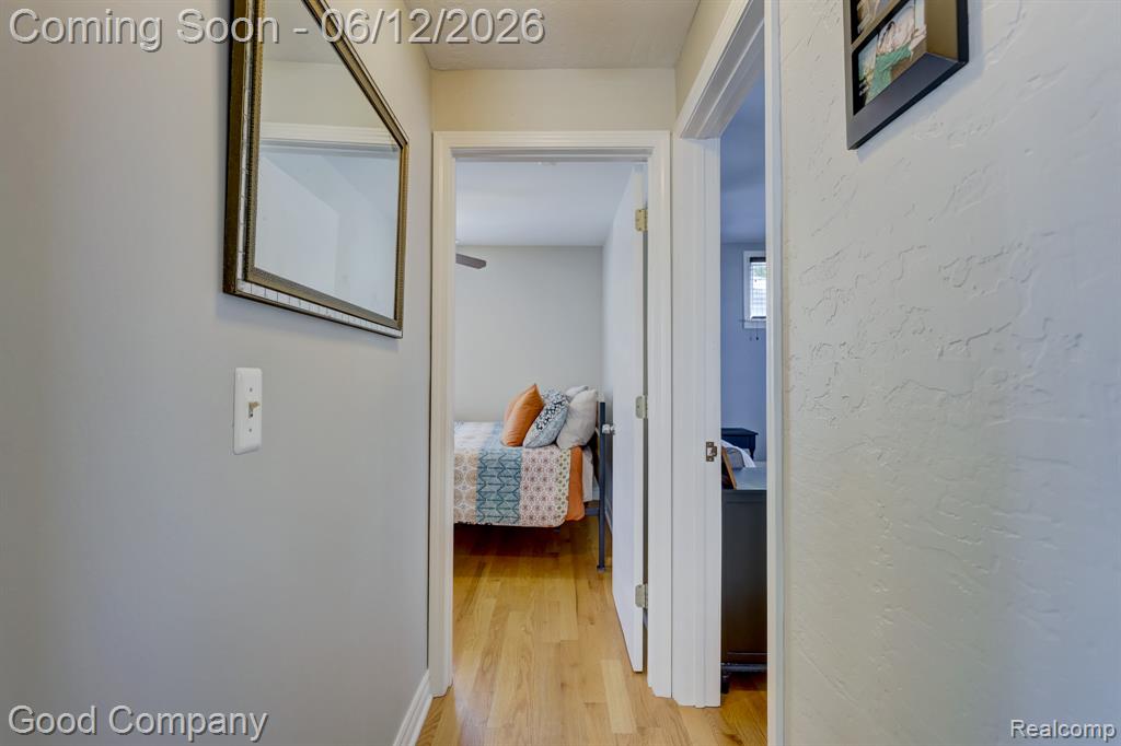 45 W Morehouse Avenue, Hazel Park, MI 48030 — Photo 17