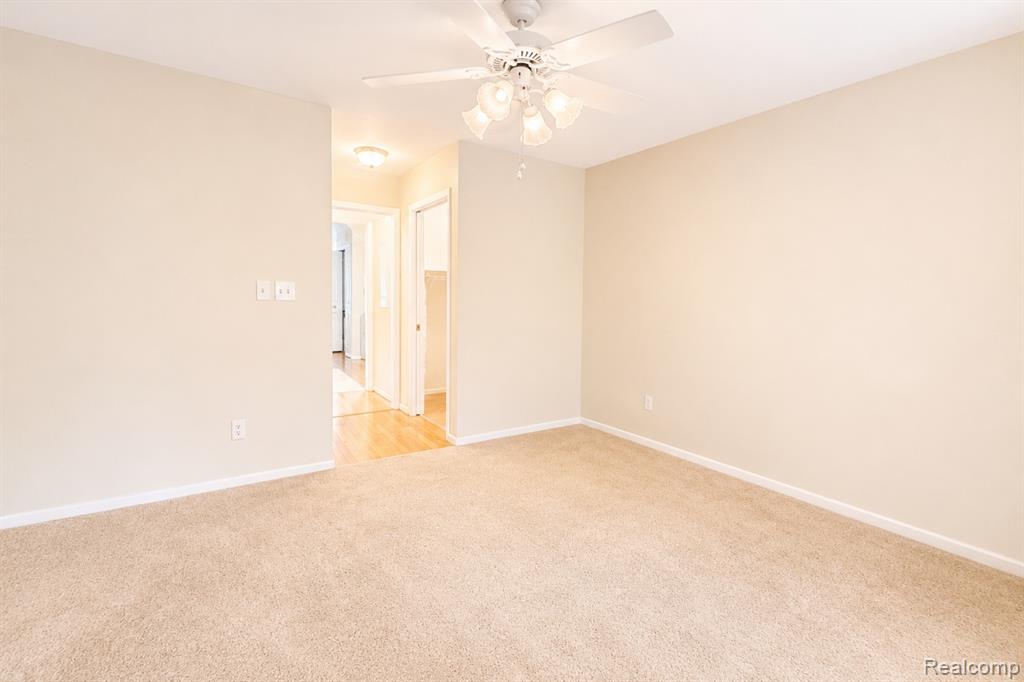61227 Heritage, South Lyon, MI 48178 — Photo 8