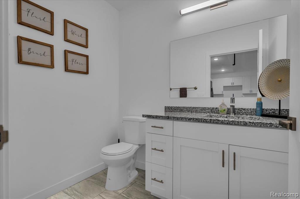 166 OAK Street, Wyandotte, MI, 48192