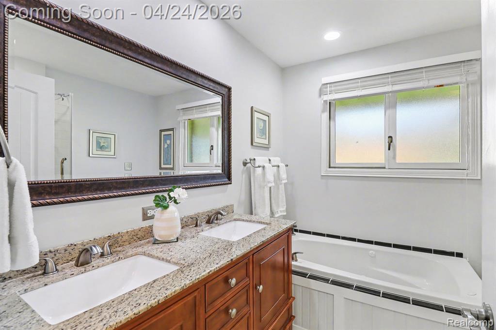 1085 Abseguami Trail, Lake Orion, MI 48362 — Photo 20