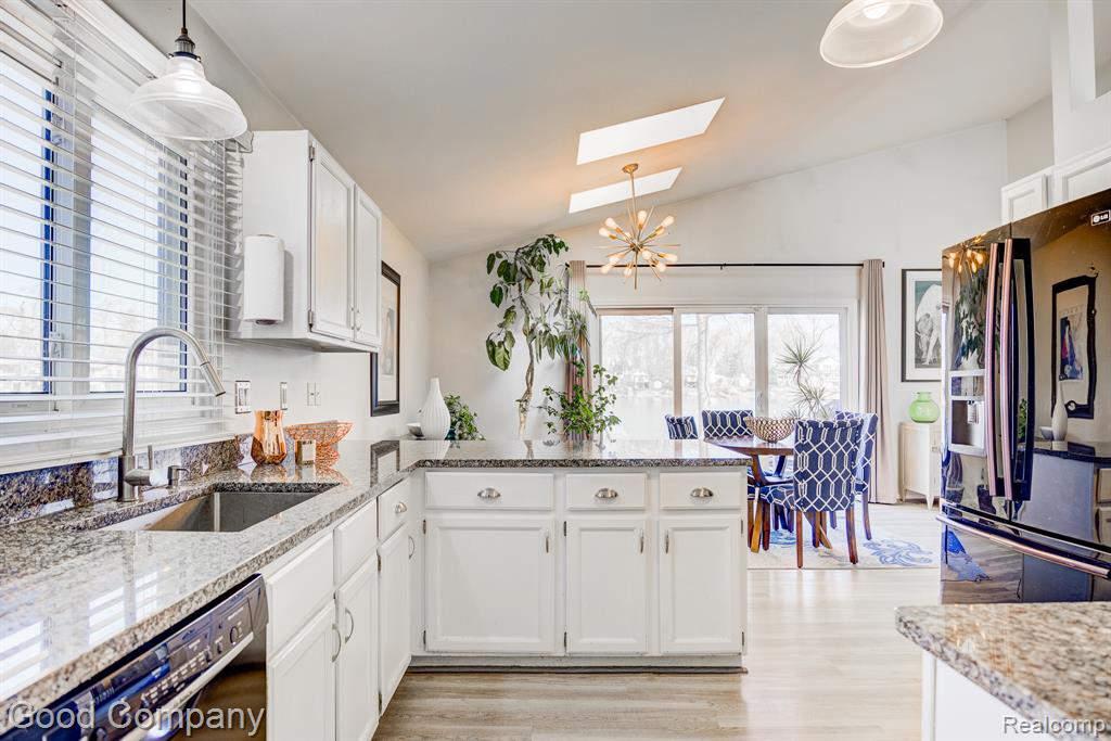 9526 Montgold Avenue, White Lake, MI — Photo 15