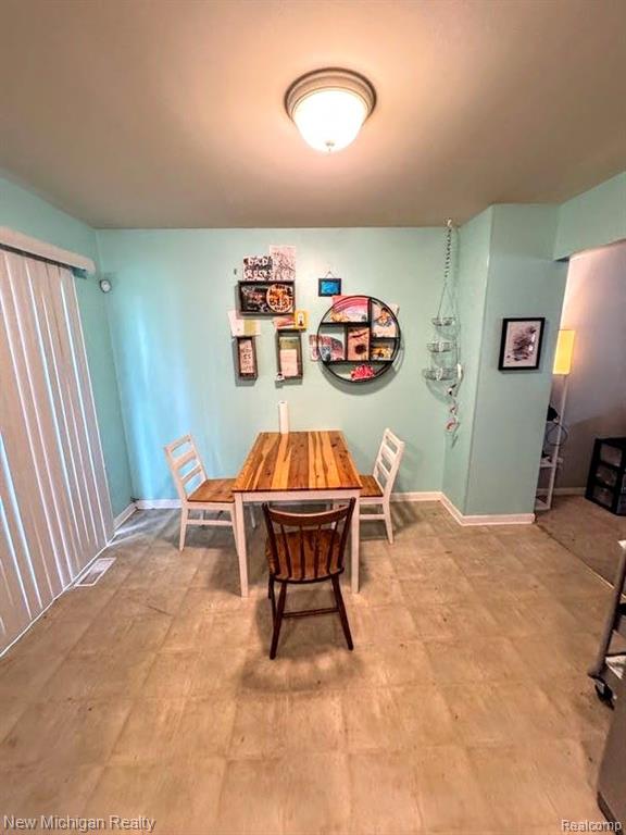 434 W Bernhard Avenue, Hazel Park, MI 48030 — Photo 4