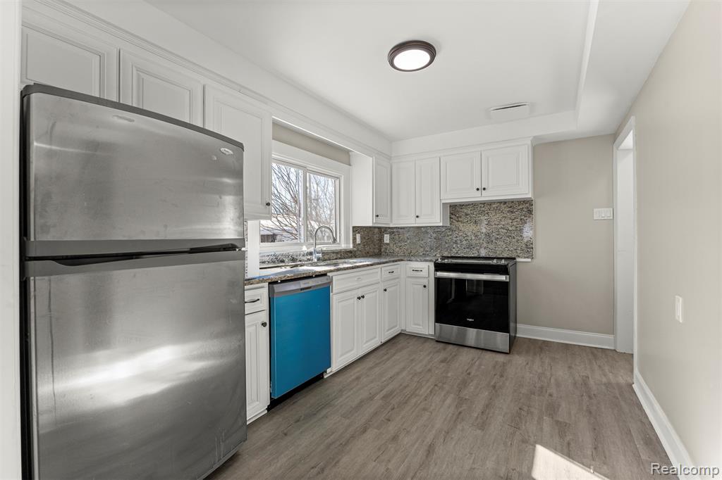 9327 Columbia, Redford, MI 48239 — Photo 12