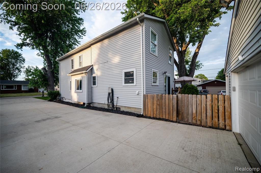 429 Dorothy Street, South Lyon, MI 48178 — Photo 32