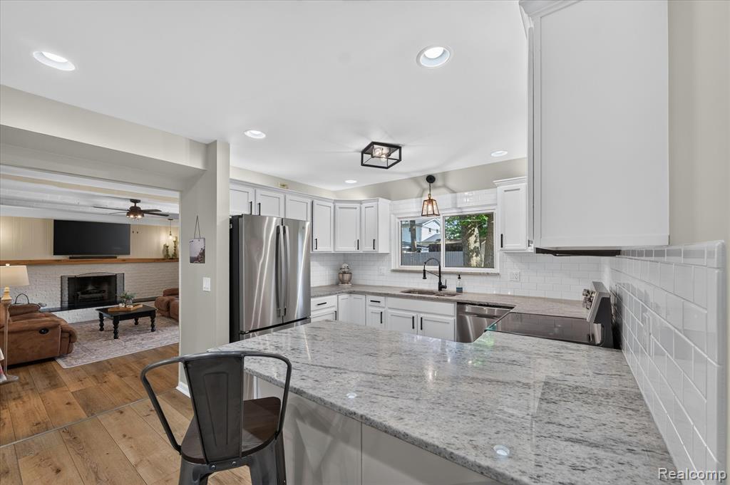6646 Yarborough Drive, Utica, MI 48316 — Photo 17