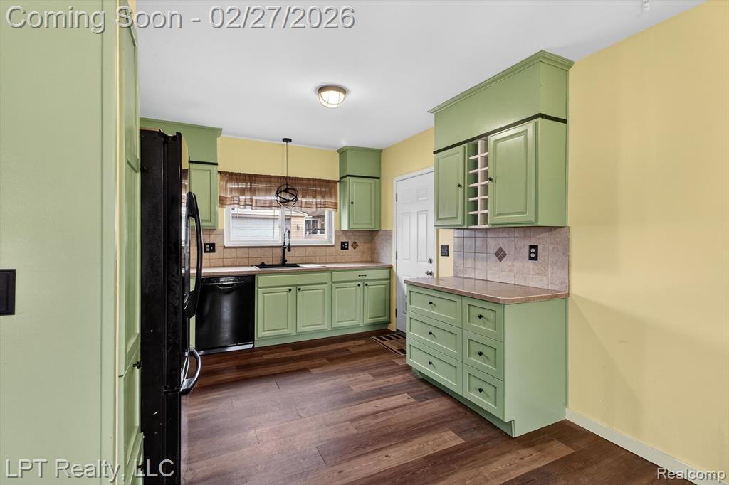 22507 Doncaster Avenue, Brownstown, MI 48193 — Photo 11