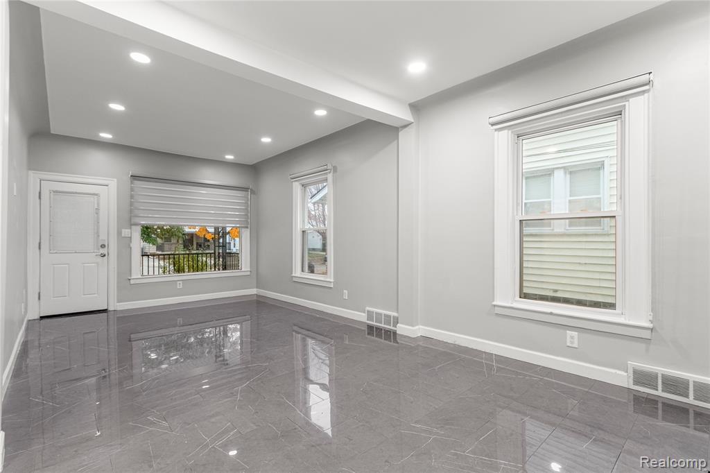 4736 Curtis Street, Dearborn, MI 48126 — Photo 8