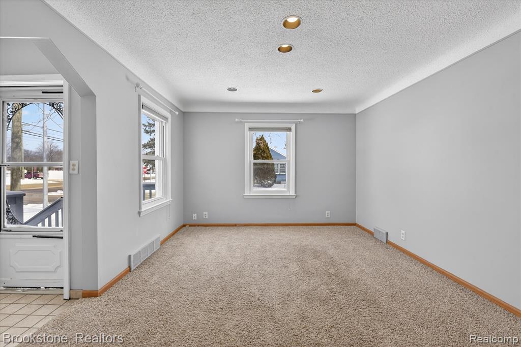 14801 Pennsylvania Road, Riverview, MI 48193 — Photo 5