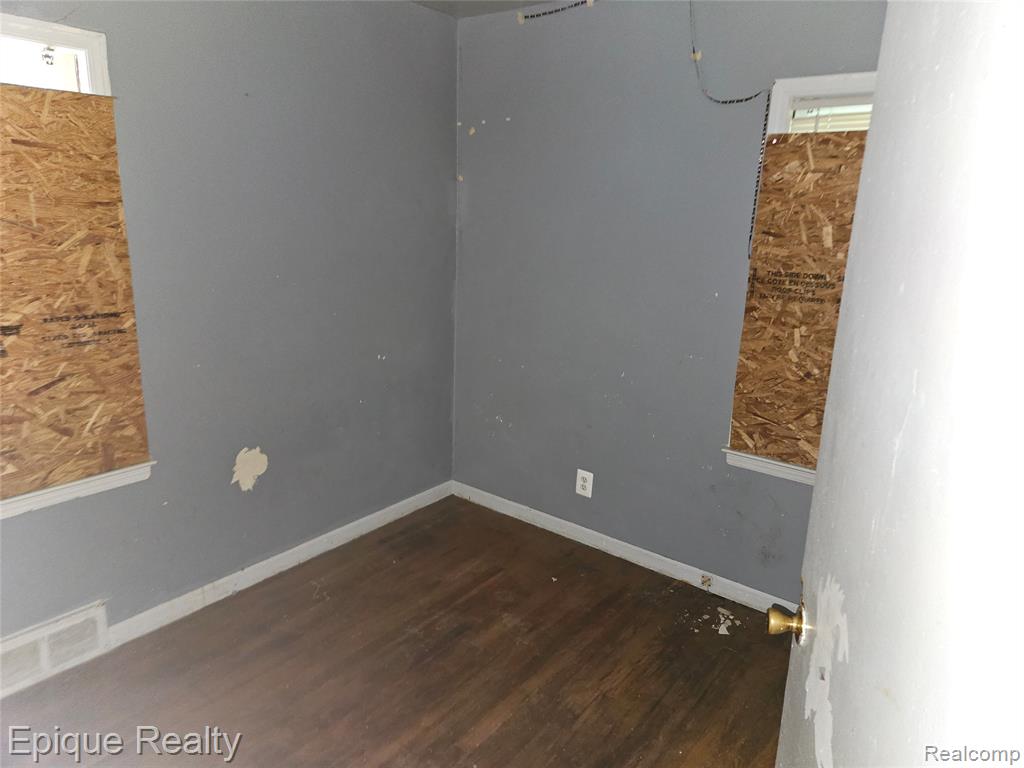 6166 Farmbrook Street, Detroit, MI 48224 — Photo 9
