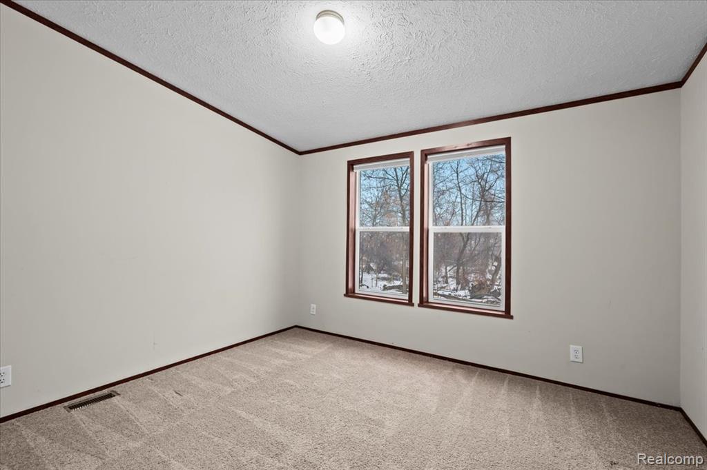 11214 Woodchester Court, South Lyon, MI 48178 — Photo 18