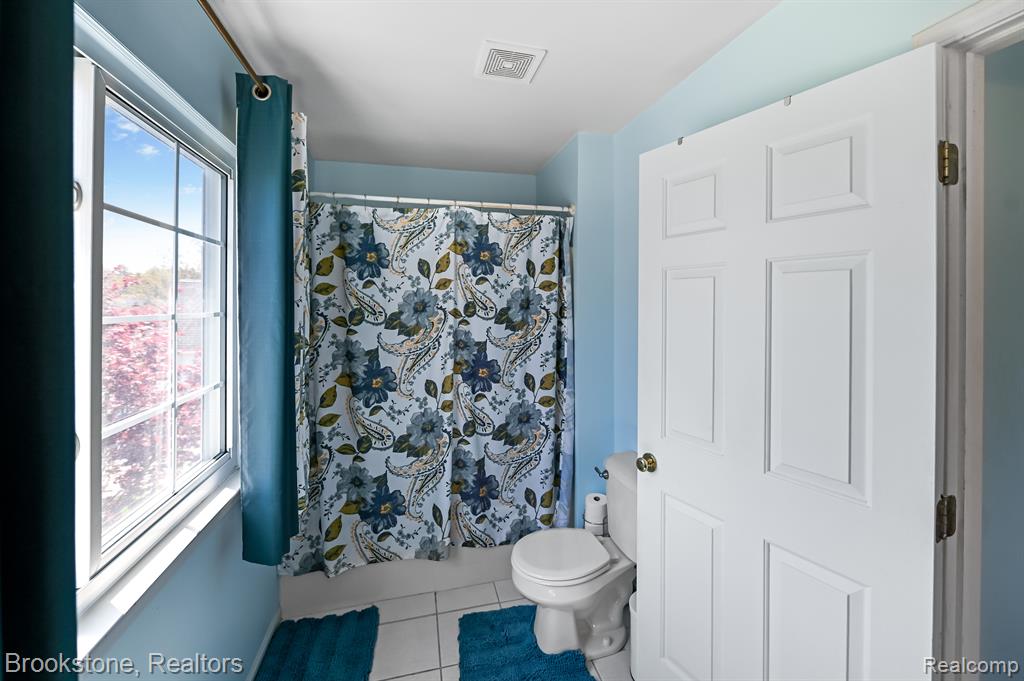 8344 DEER CREEK Court, Grand Blanc, MI 48439 — Photo 19