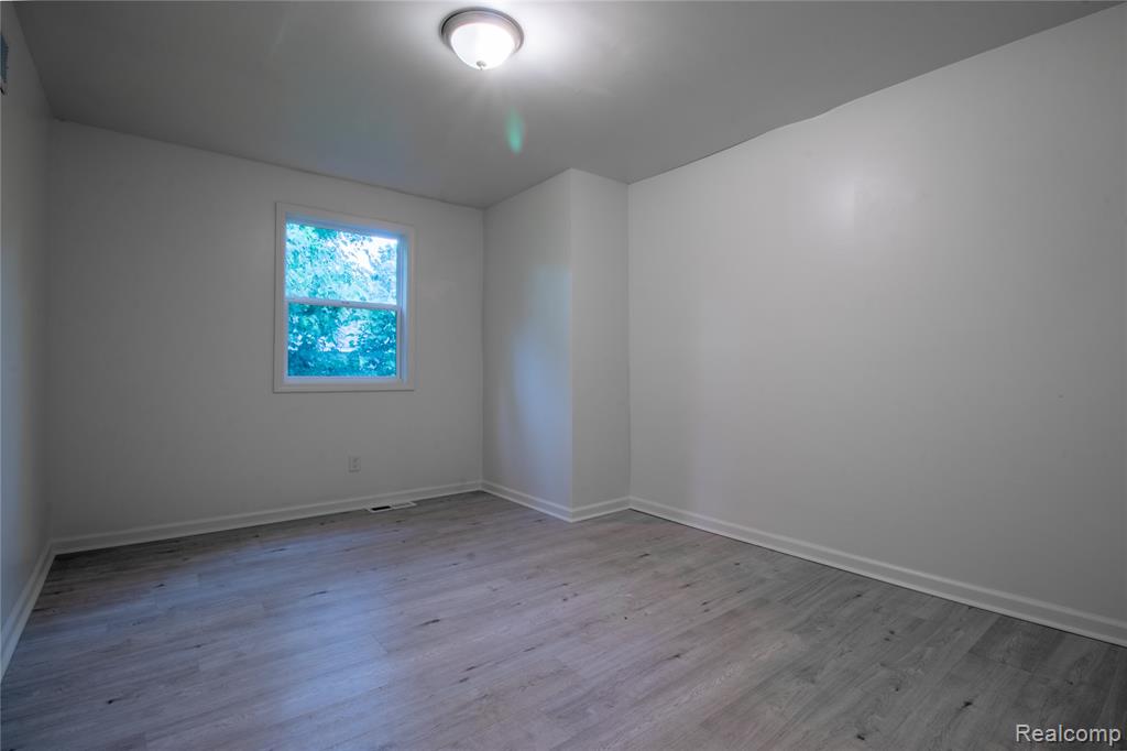 68 N Astor Street, Pontiac, MI 48342 — Photo 16