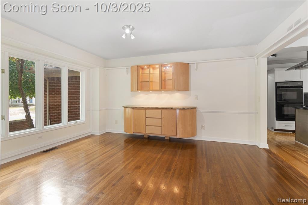 5130 Lake Bluff Rd, West Bloomfield, MI 48323 — Photo 11