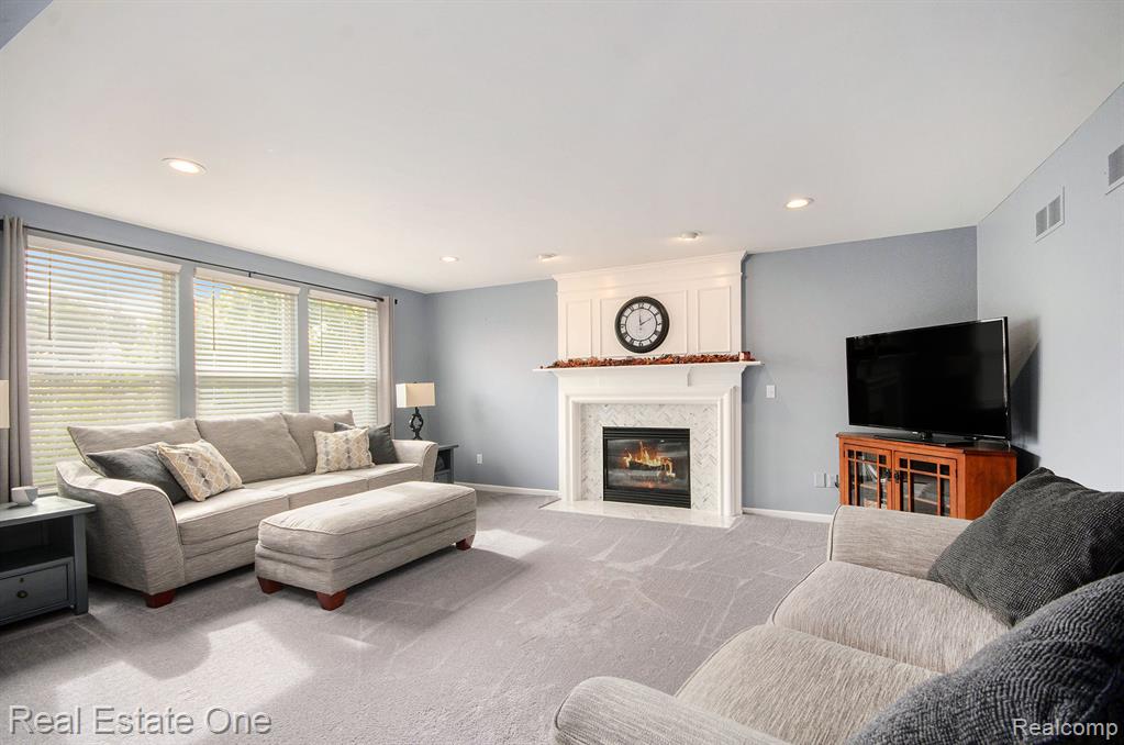 7971 Turrillium Lane, Waterford, MI 48327 — Photo 8
