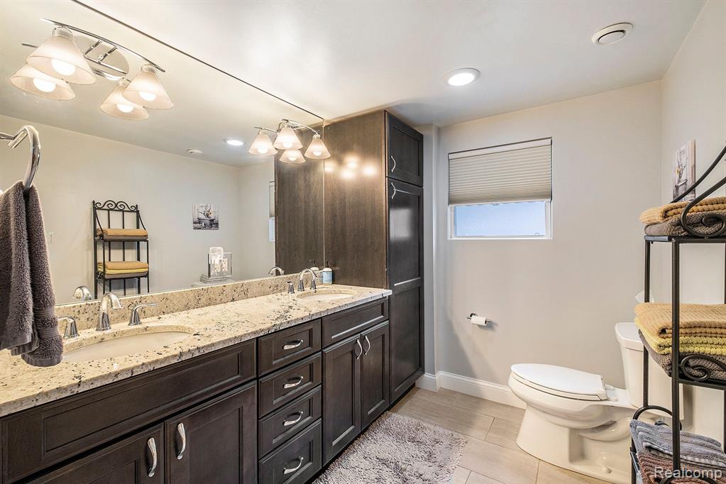 516 North Road, Fenton, MI 48430 — Photo 12