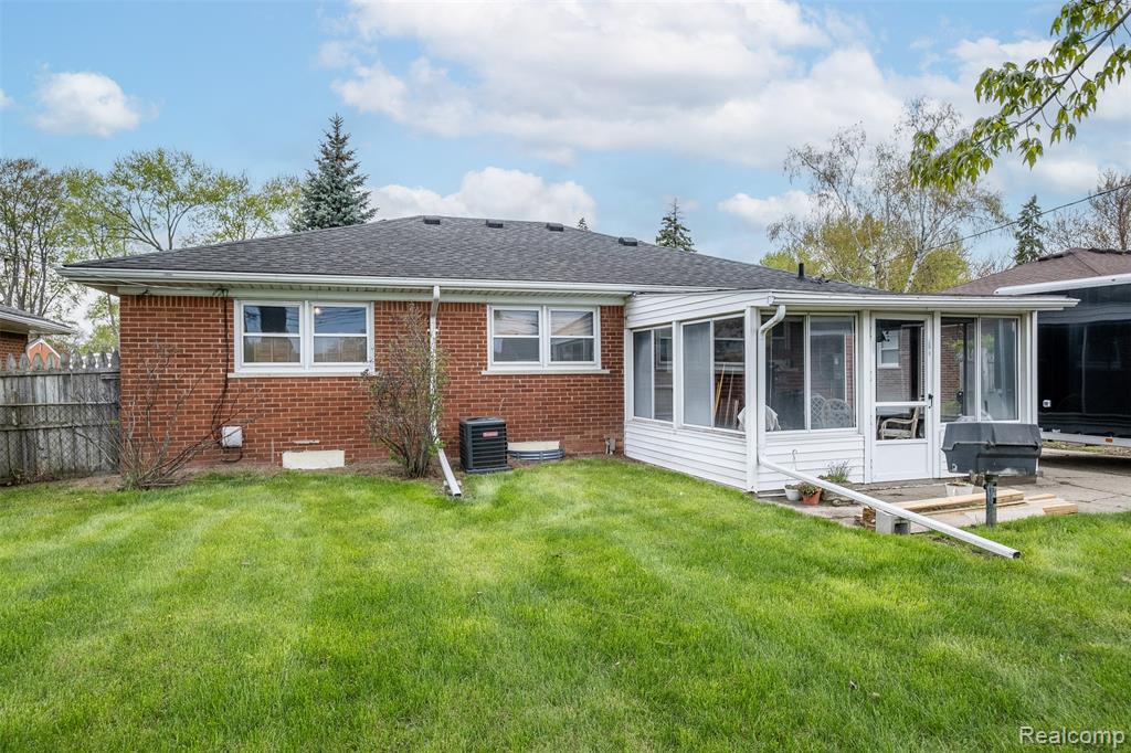 35560 Weideman Street, Clinton Twp, MI 48035 — Photo 49
