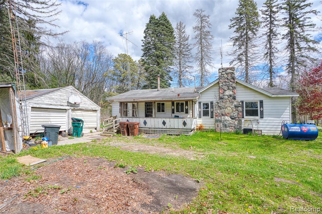 5704 Crandall Road, Howell, MI 48855 — Photo 18