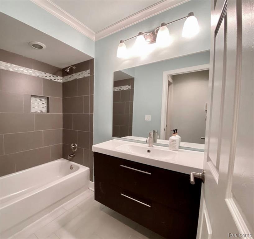 56657 SCOTLAND Boulevard, Shelby Twp, MI 48316 — Photo 15