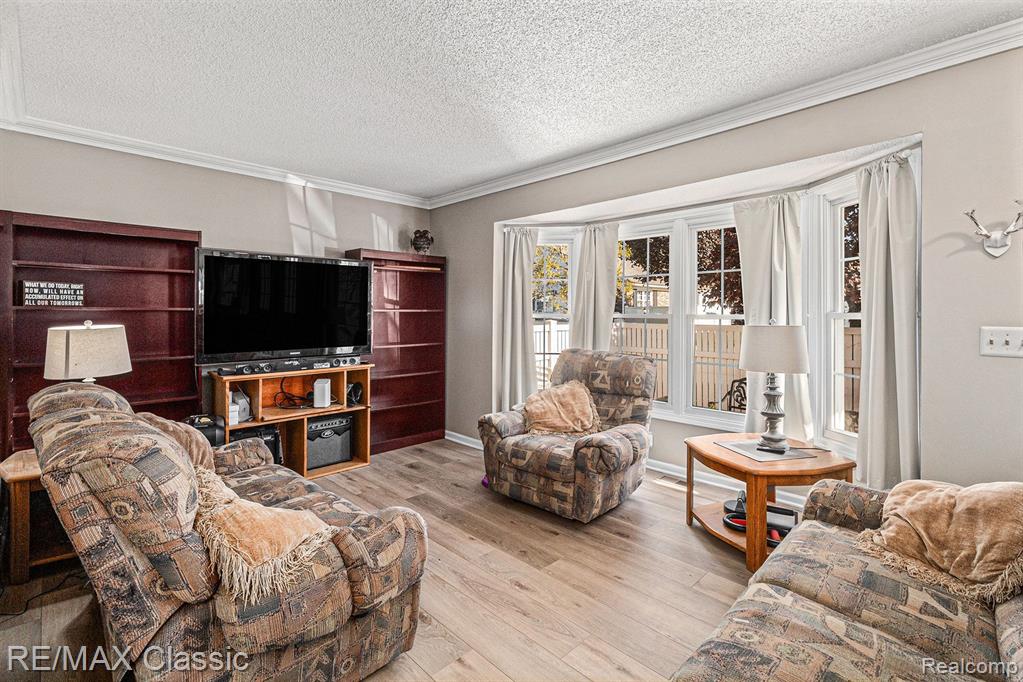 42173 OLD POND Circle, Plymouth, MI 48170 — Photo 6