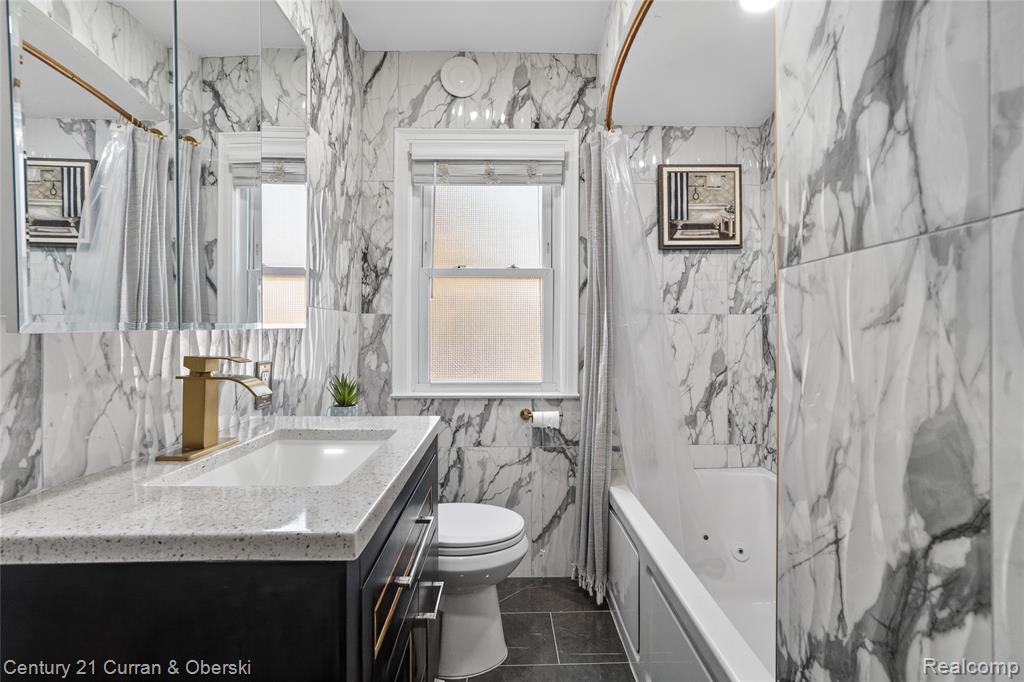 5 Barclay Court, Dearborn, MI 48126 — Photo 13