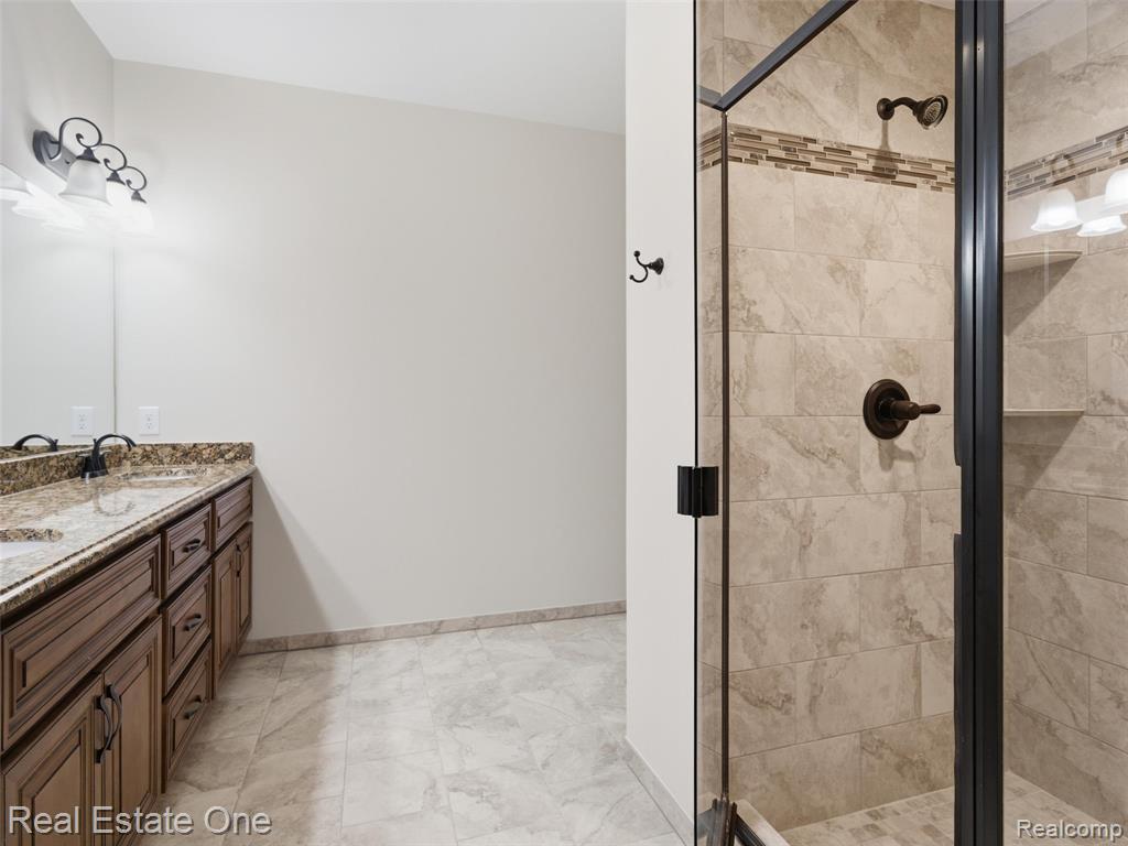 9572 Kingsway Circle, Clarkston, MI 48348 — Photo 22
