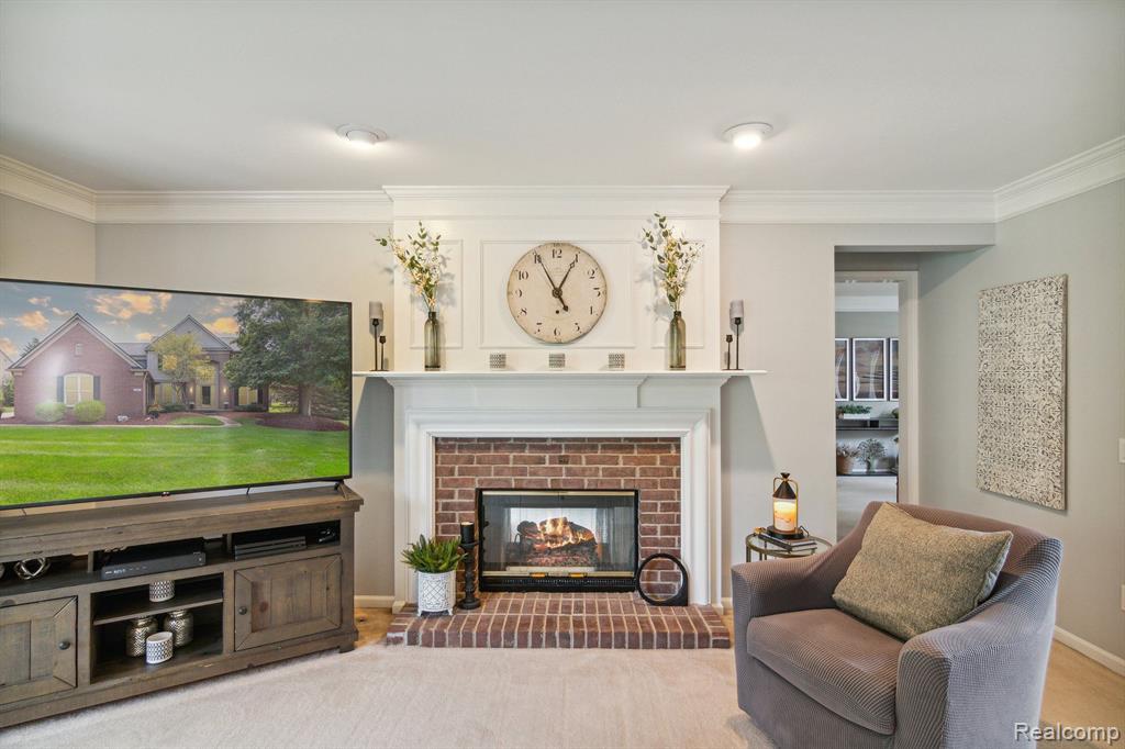 387 TORRINGTON Drive W, Canton, MI 48188 — Photo 11