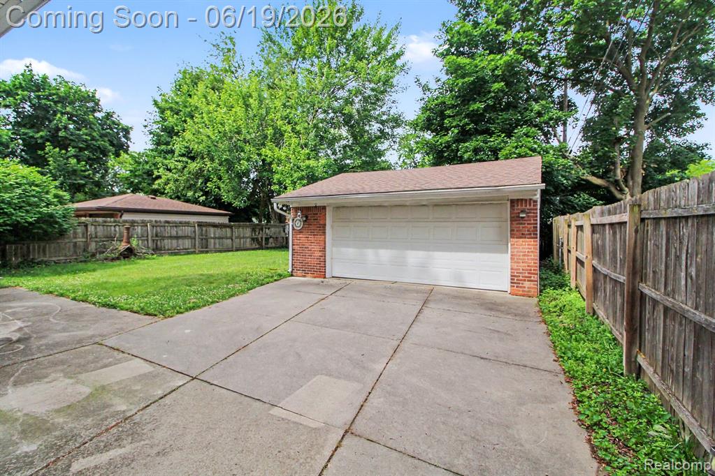 9135 Frederick Street, Livonia, MI 48150 — Photo 23