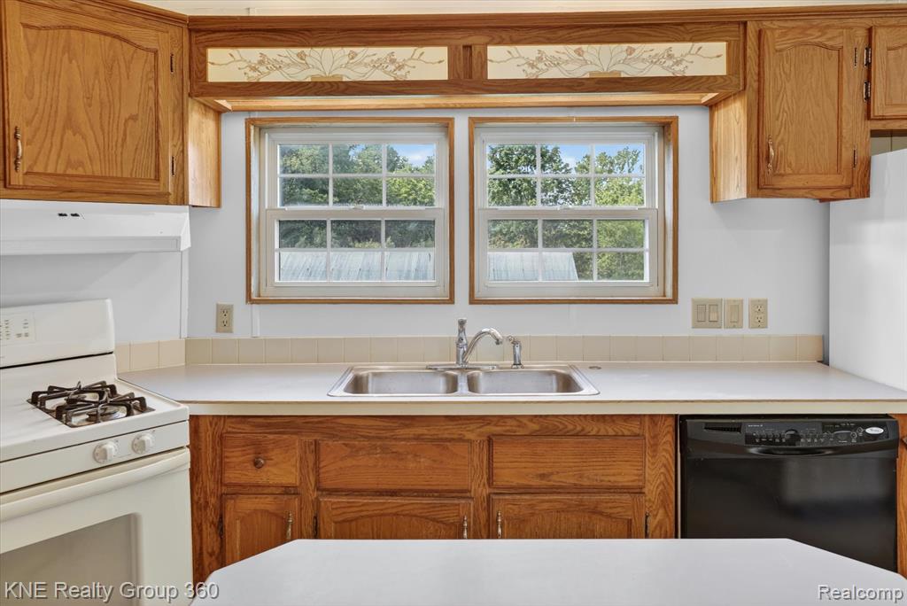4884 Piersonville Road, Columbiaville, MI 48421 — Photo 20
