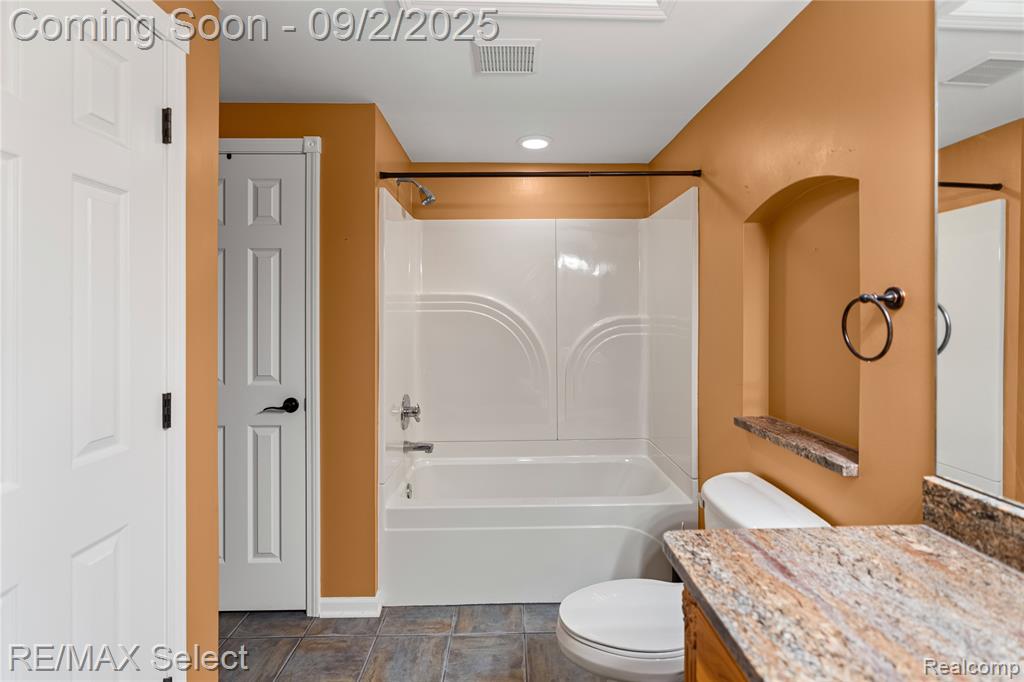 8468 Cranbrook Drive, Grand Blanc, MI 48439 — Photo 48