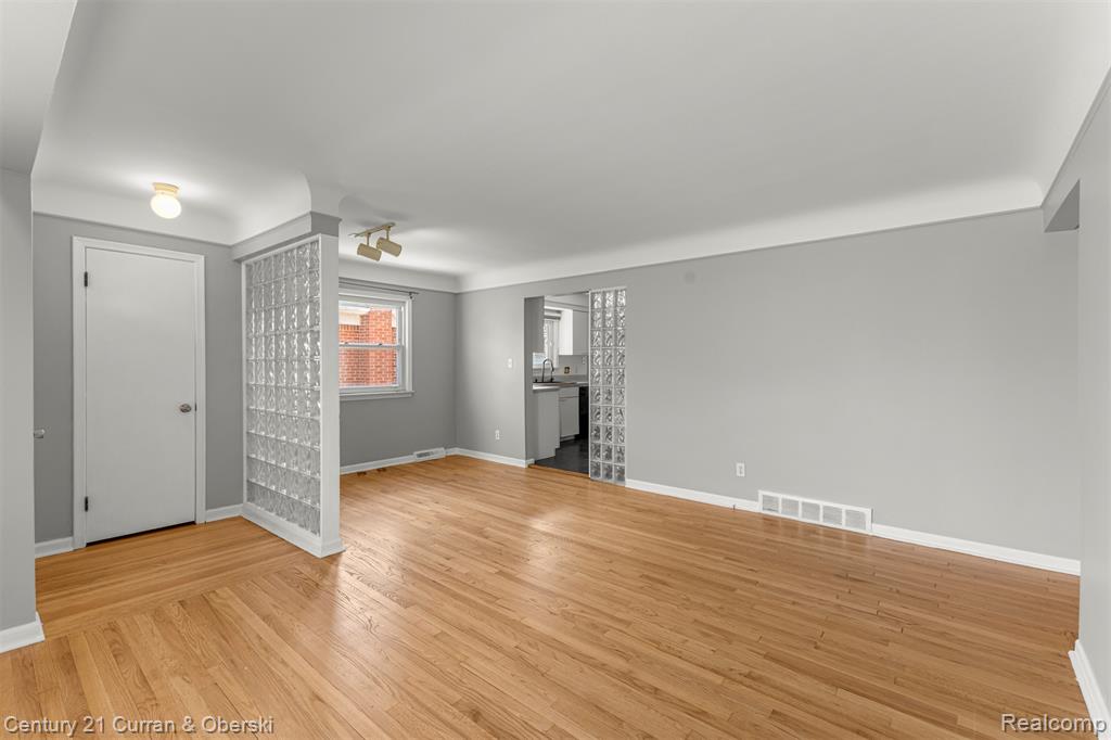 8821 Royal Grand, Redford, MI 48239 — Photo 5