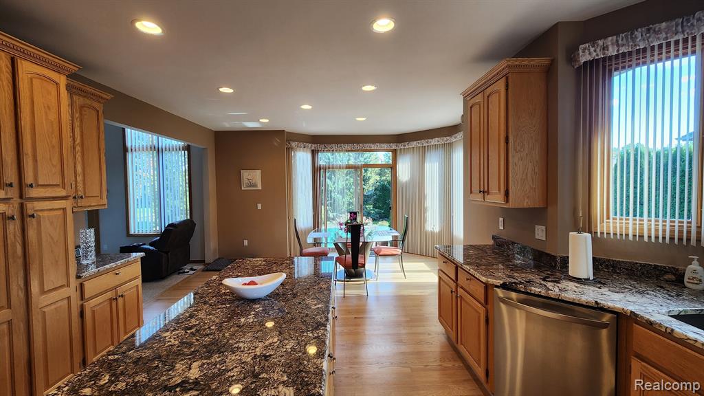 49828 SHELBY CREEK Drive, Shelby Twp, MI 48317 — Photo 16